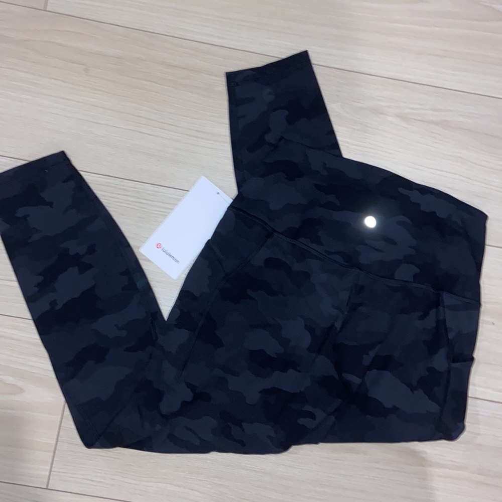 100•lululemon Align HR Pant 25" with Pockets - Black camo